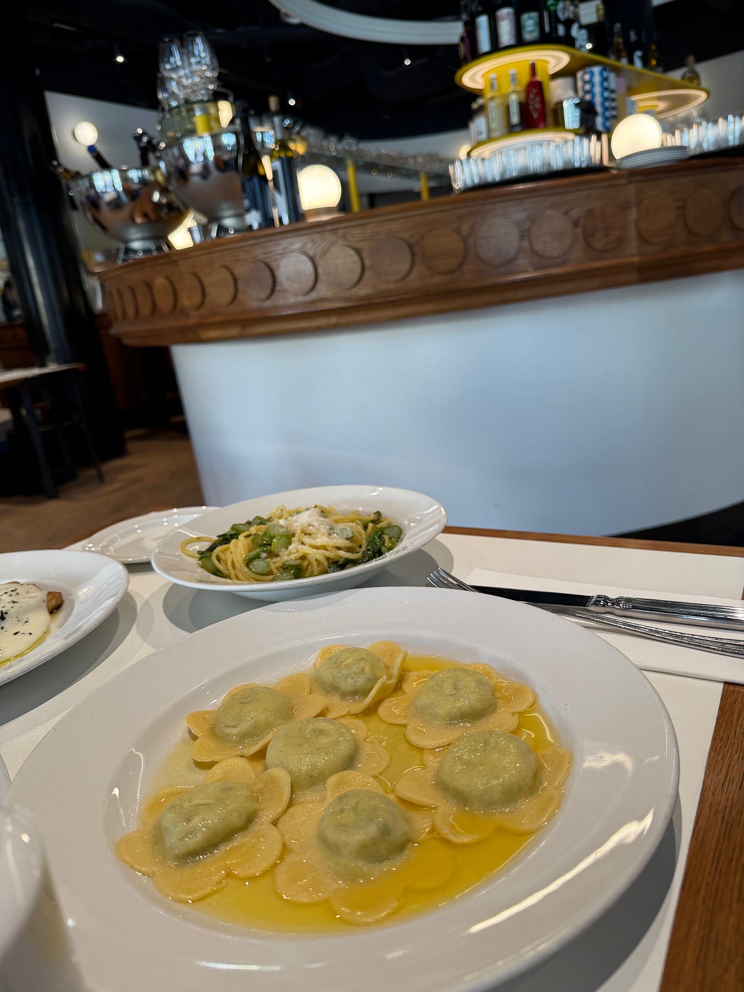 Restauracje i miejsca, gdzie dobrze zjesz. W Polsce i Europie.